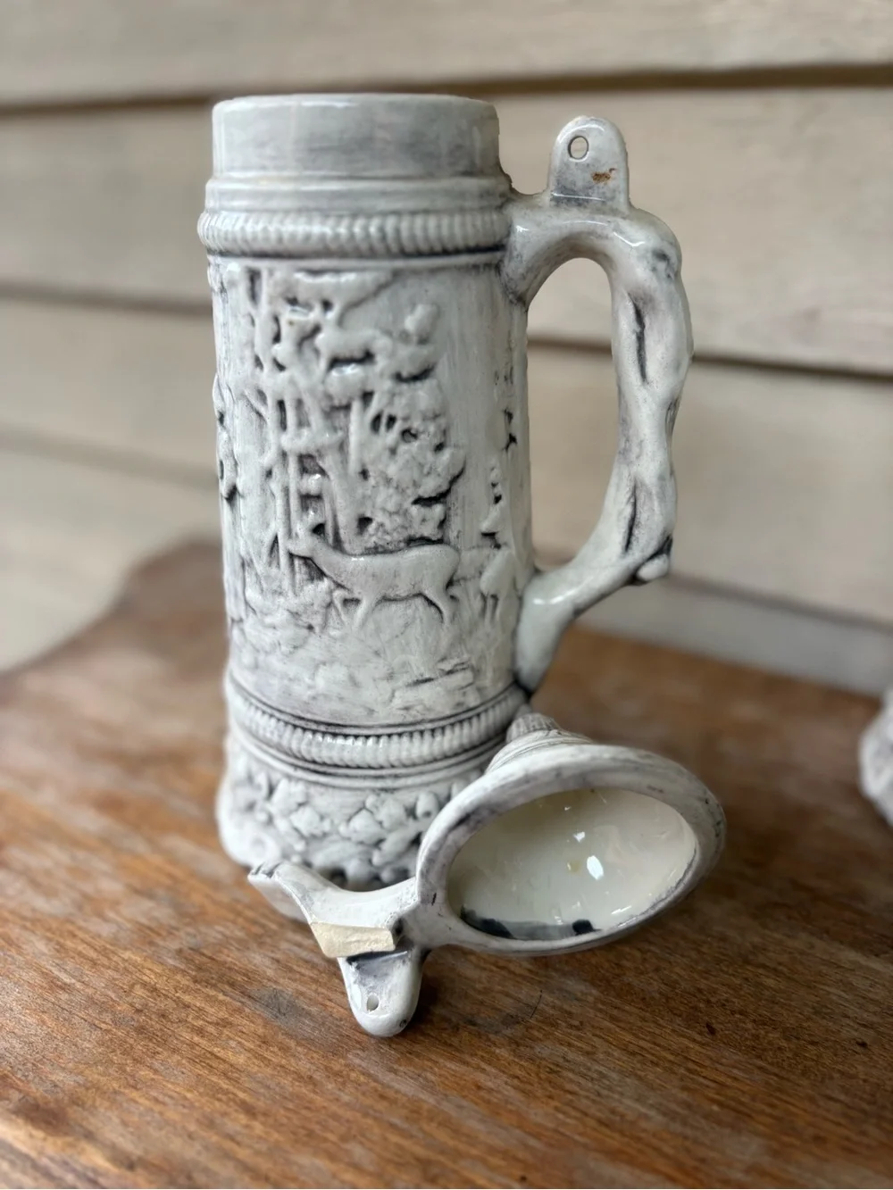 VTG ceramic beer steins, manufactured by Holland Mold.